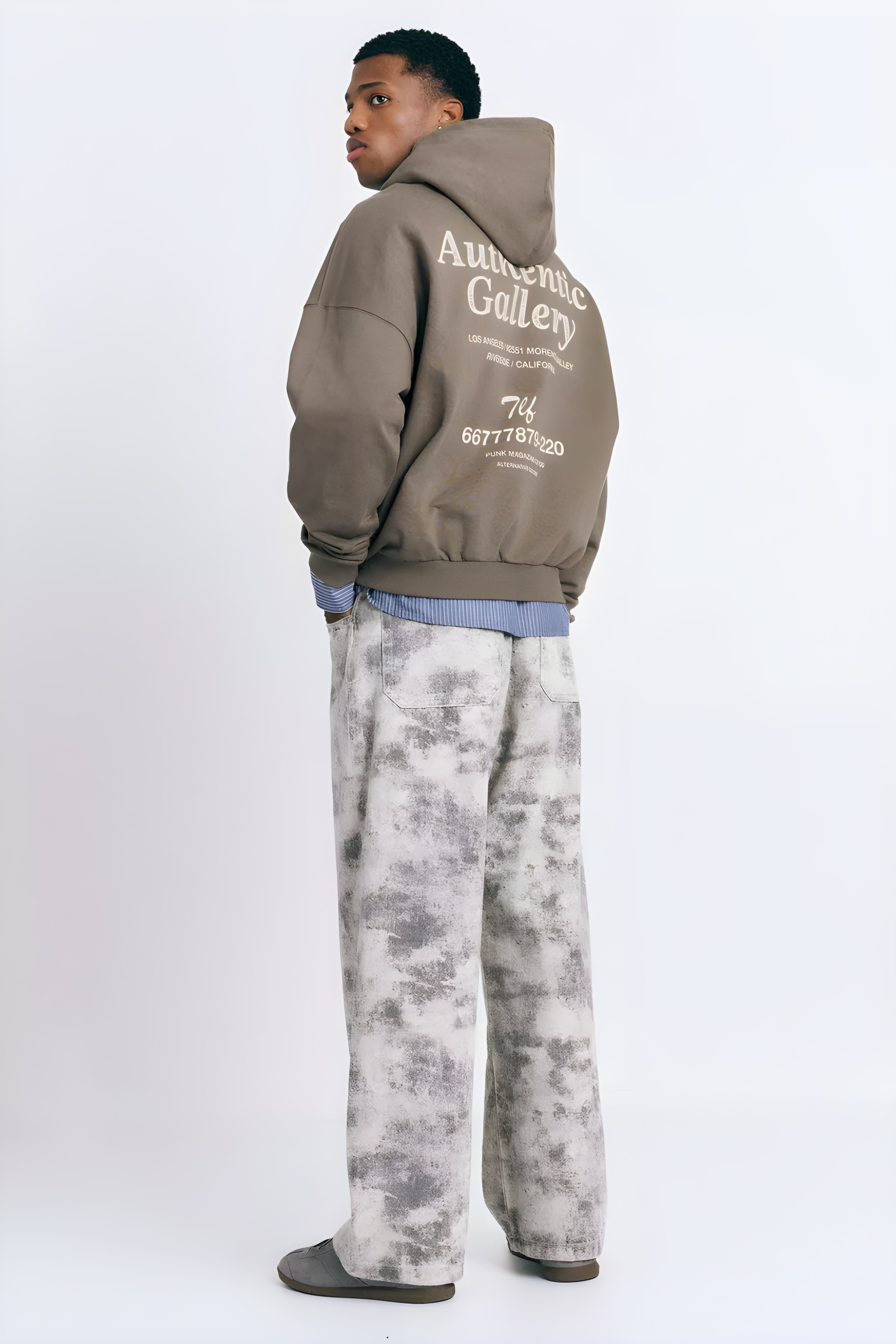 Sweat Capuche Authentic Gallery