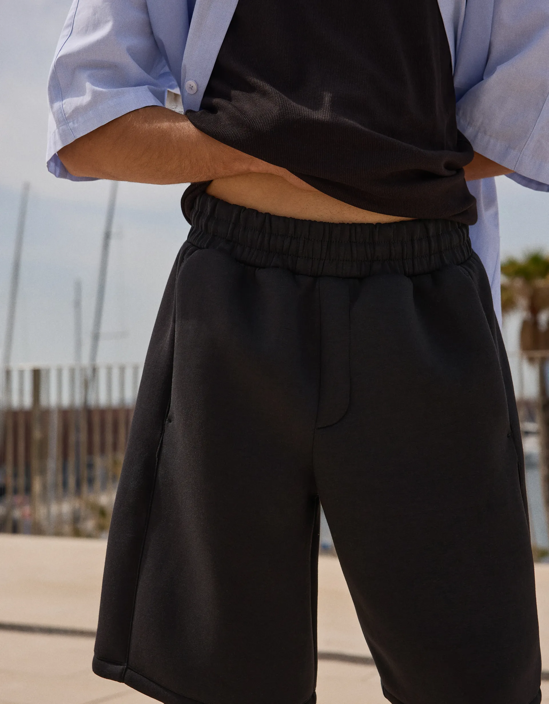 Bershka Bermuda effet néoprène oversize — Black