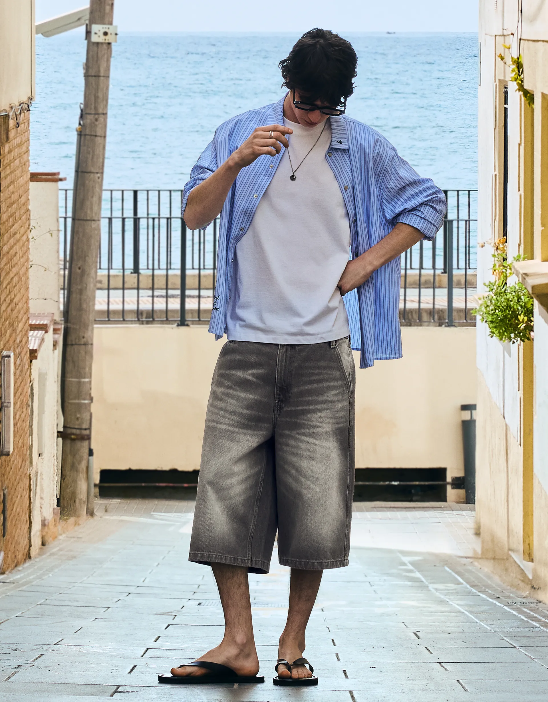 Bershka Bermuda Jean Skater — Silver