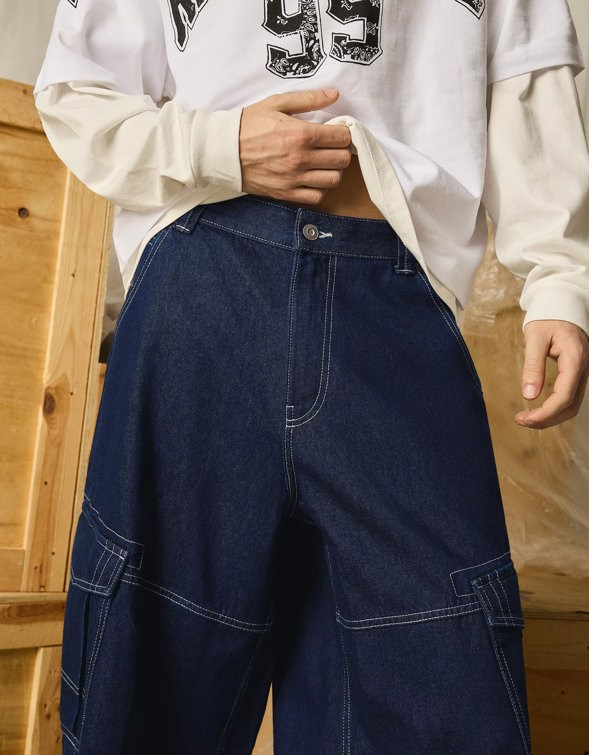 Bershka Denim cargo parachute Bermuda shorts — Navy