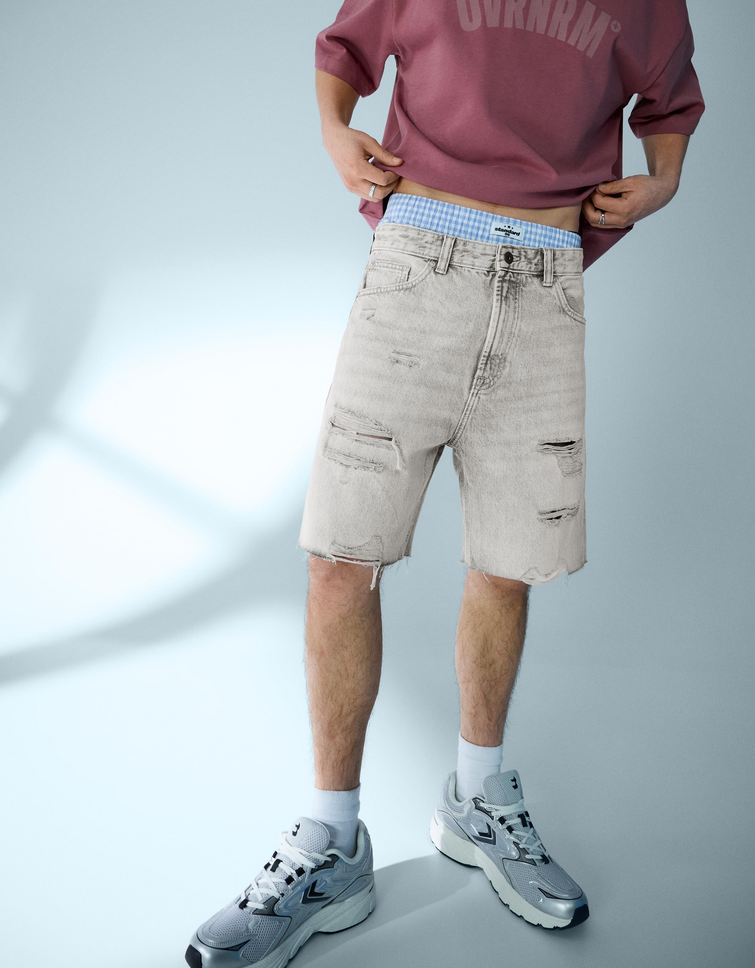 Bershka Ripped Denim Bermuda Shorts — Gris