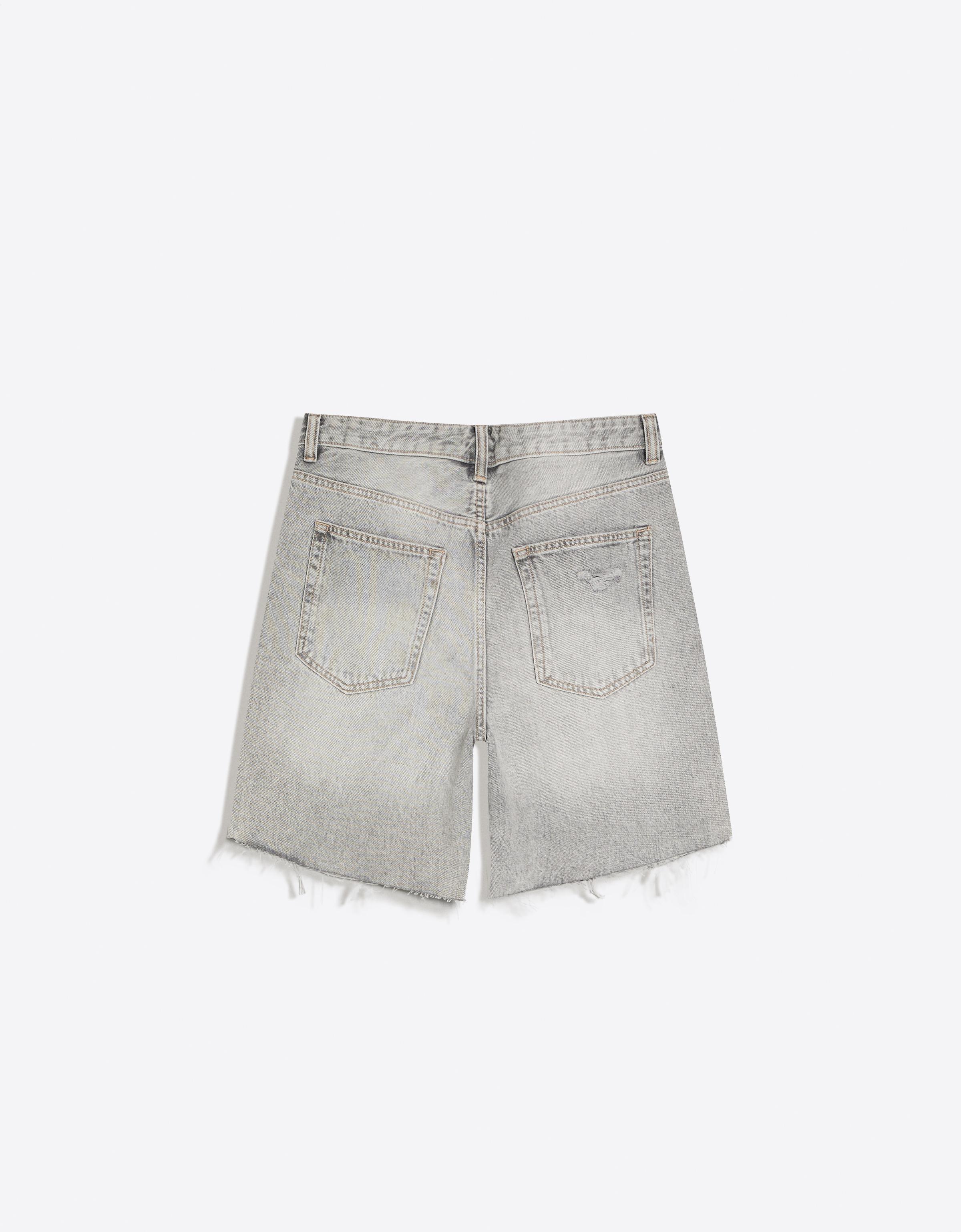 Bershka Ripped Denim Bermuda Shorts — Gris