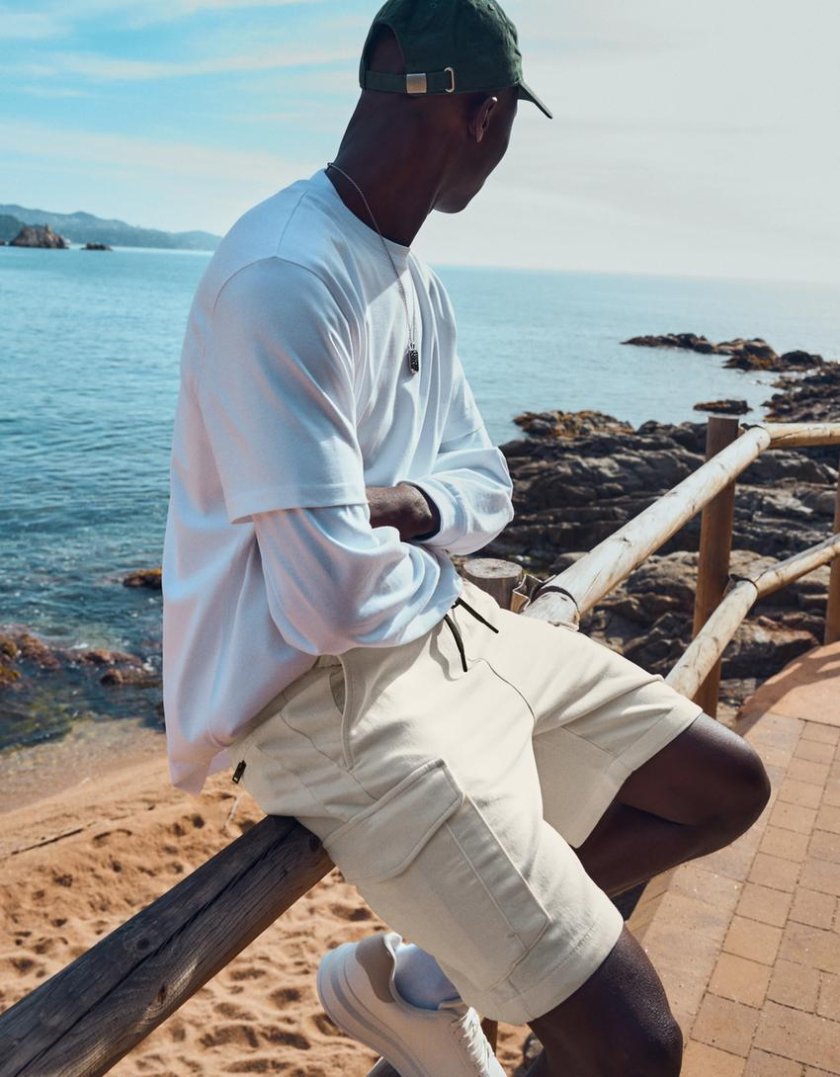 Bershka Regular Cargo Bermuda — White