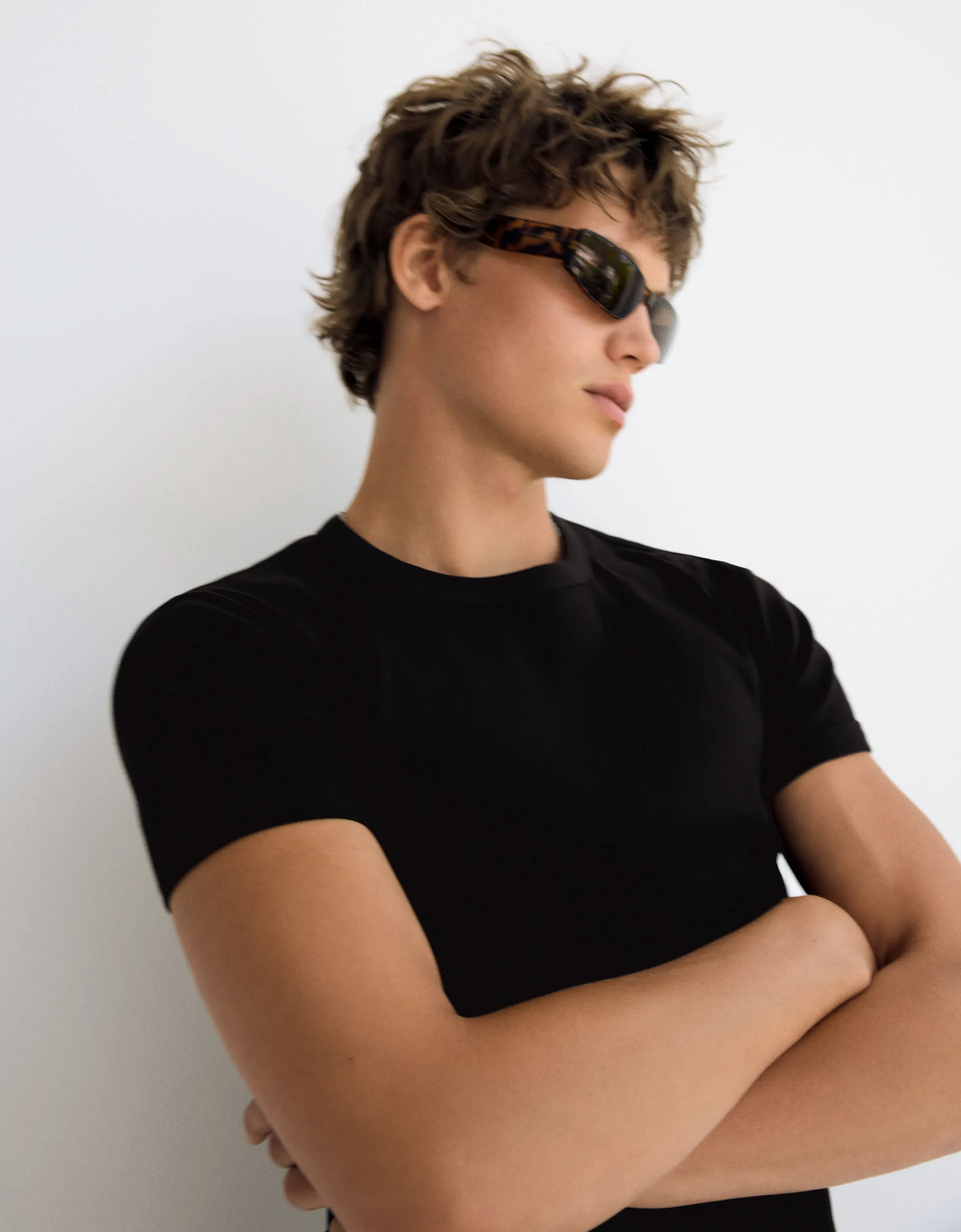 Bershka Slim Fit Ribbed T-Shirt — Noir