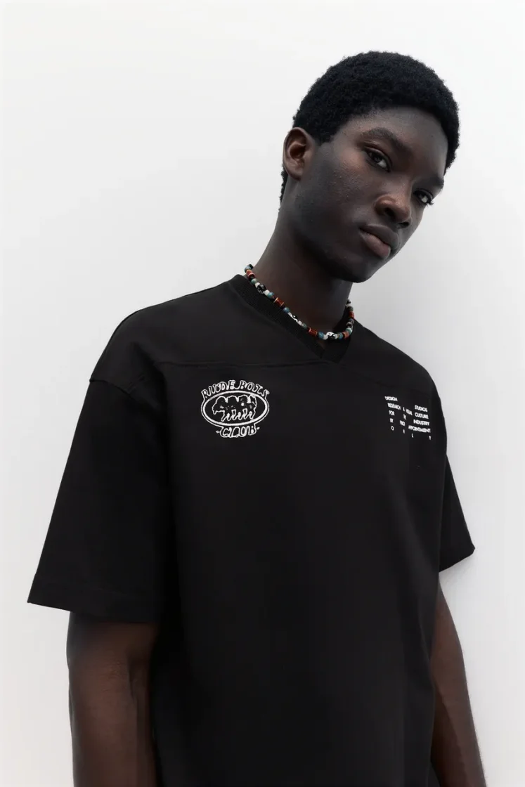 Pull&Bear STWD V-Neck T-Shirt — Black