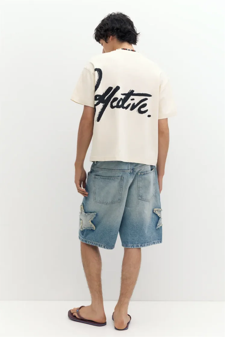 Pull&Bear T-shirt STWD graffiti — Ivory