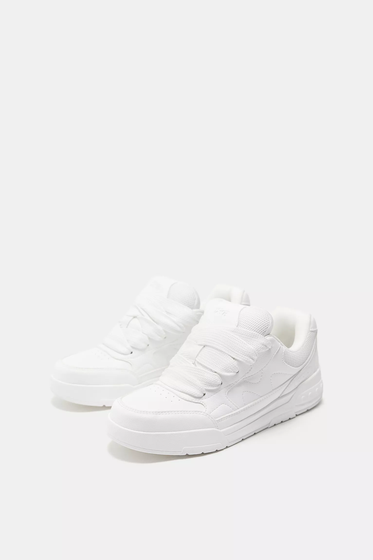 Pull&Bear Summer sale - Men’s favourites — White