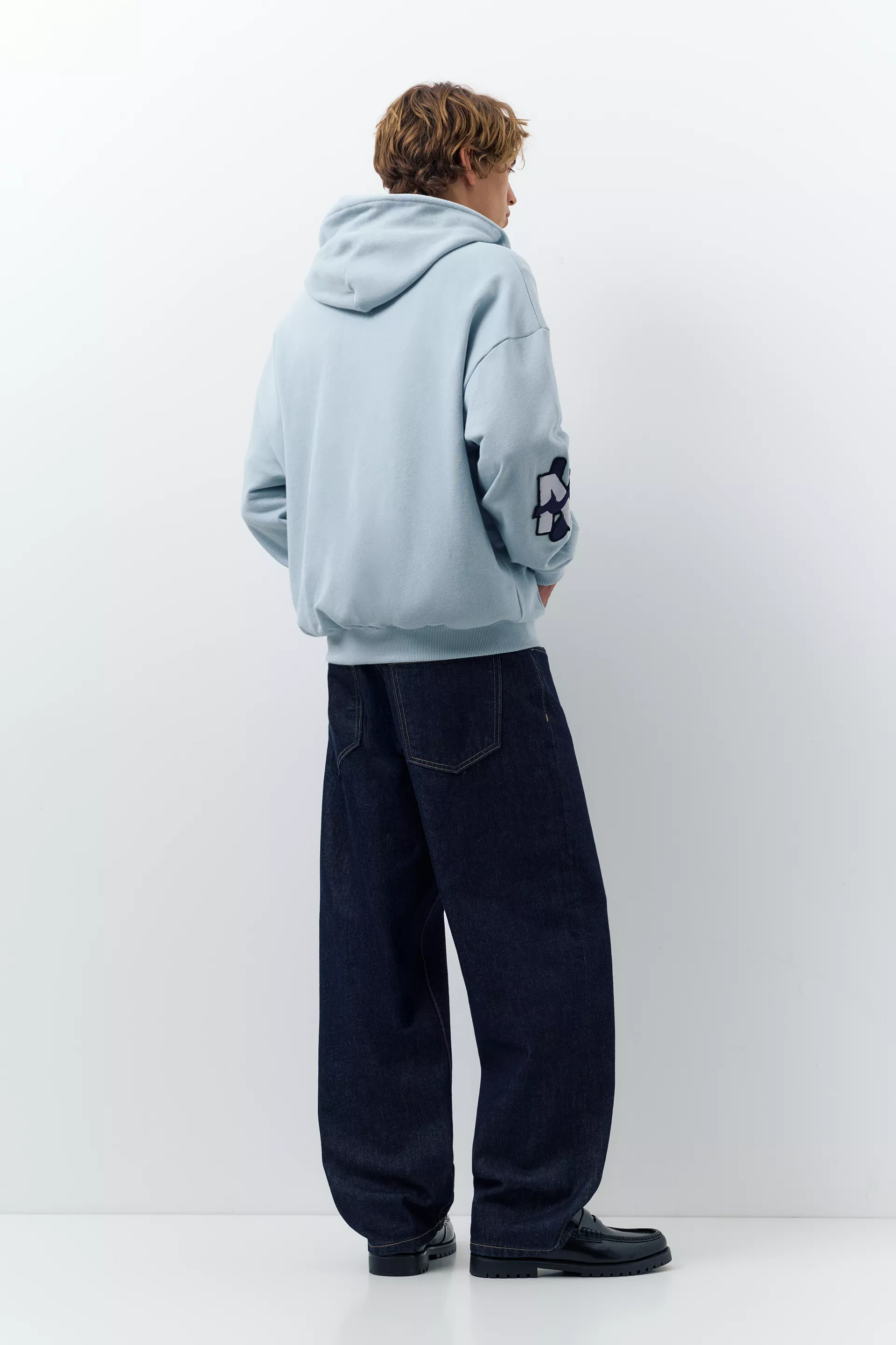 Pull&Bear Hooded sweatshirt with zip and patches — Pale blue