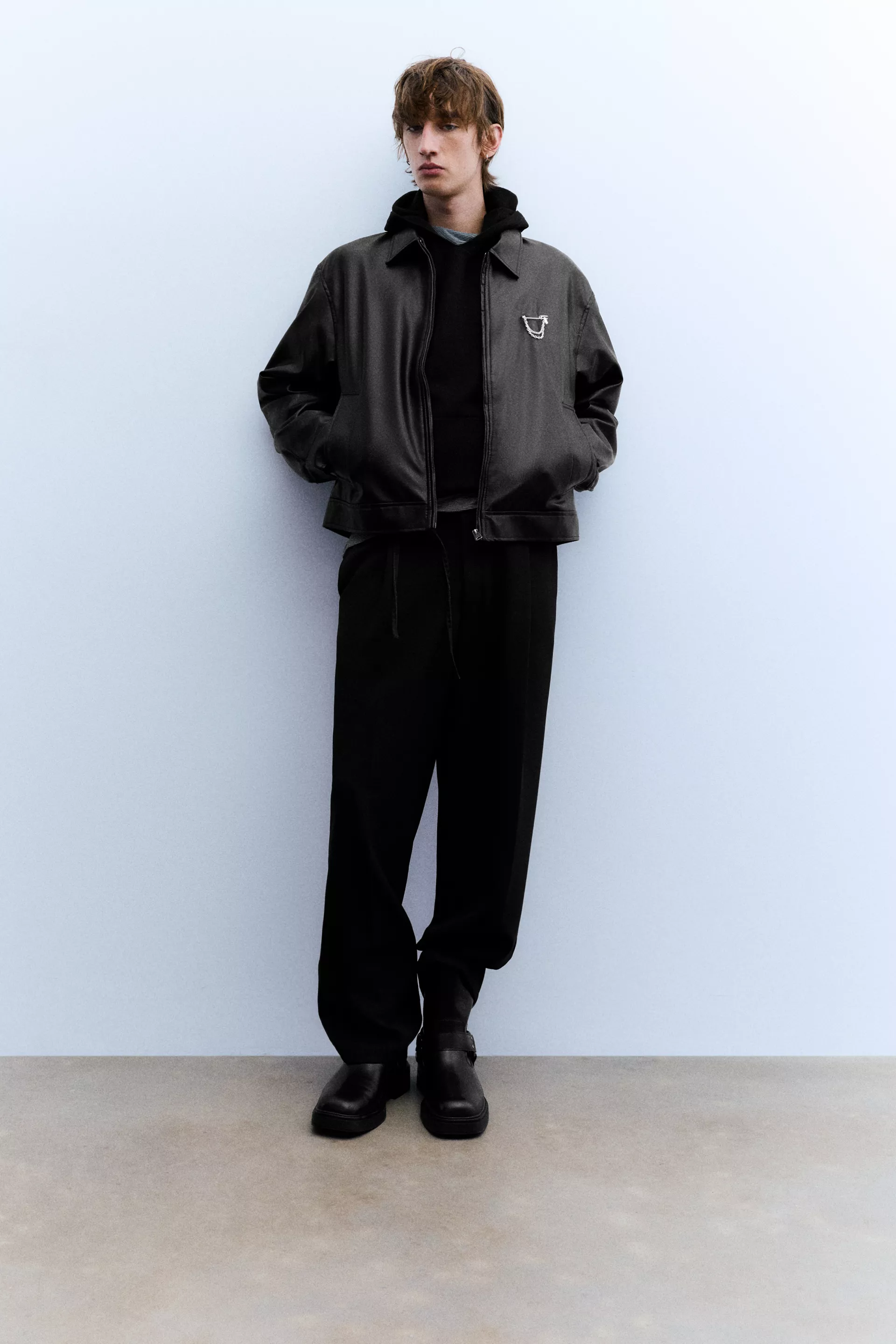 Pull&Bear Leather effect trucker jacket — Black