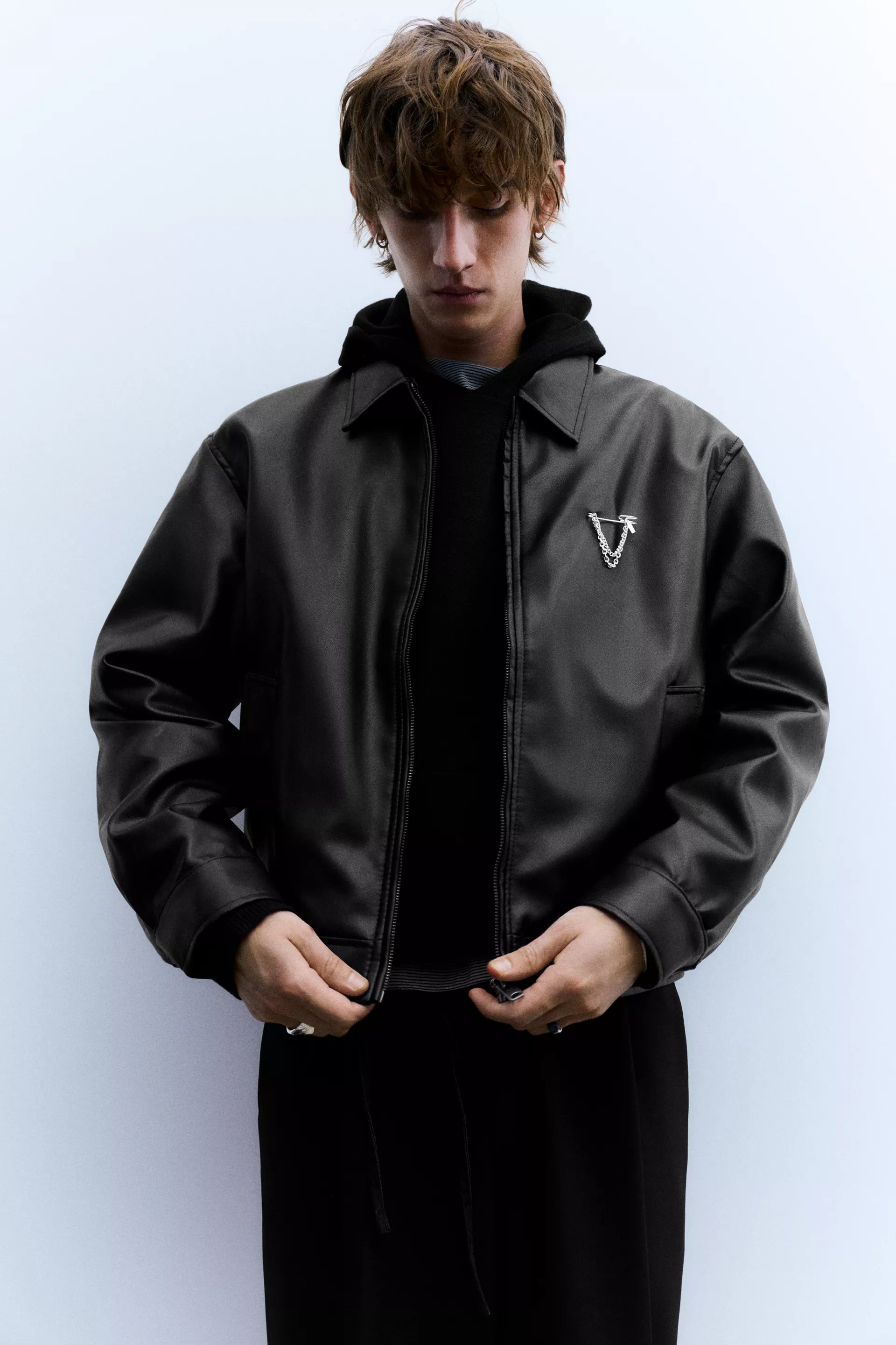 Pull&Bear Leather effect trucker jacket — Black