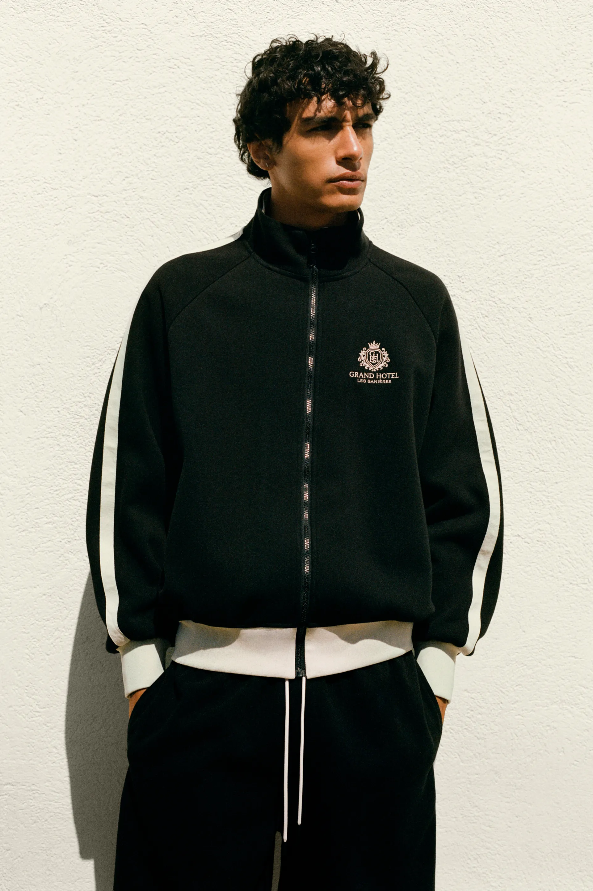 Pull&Bear Panelled high neck jacket — Black