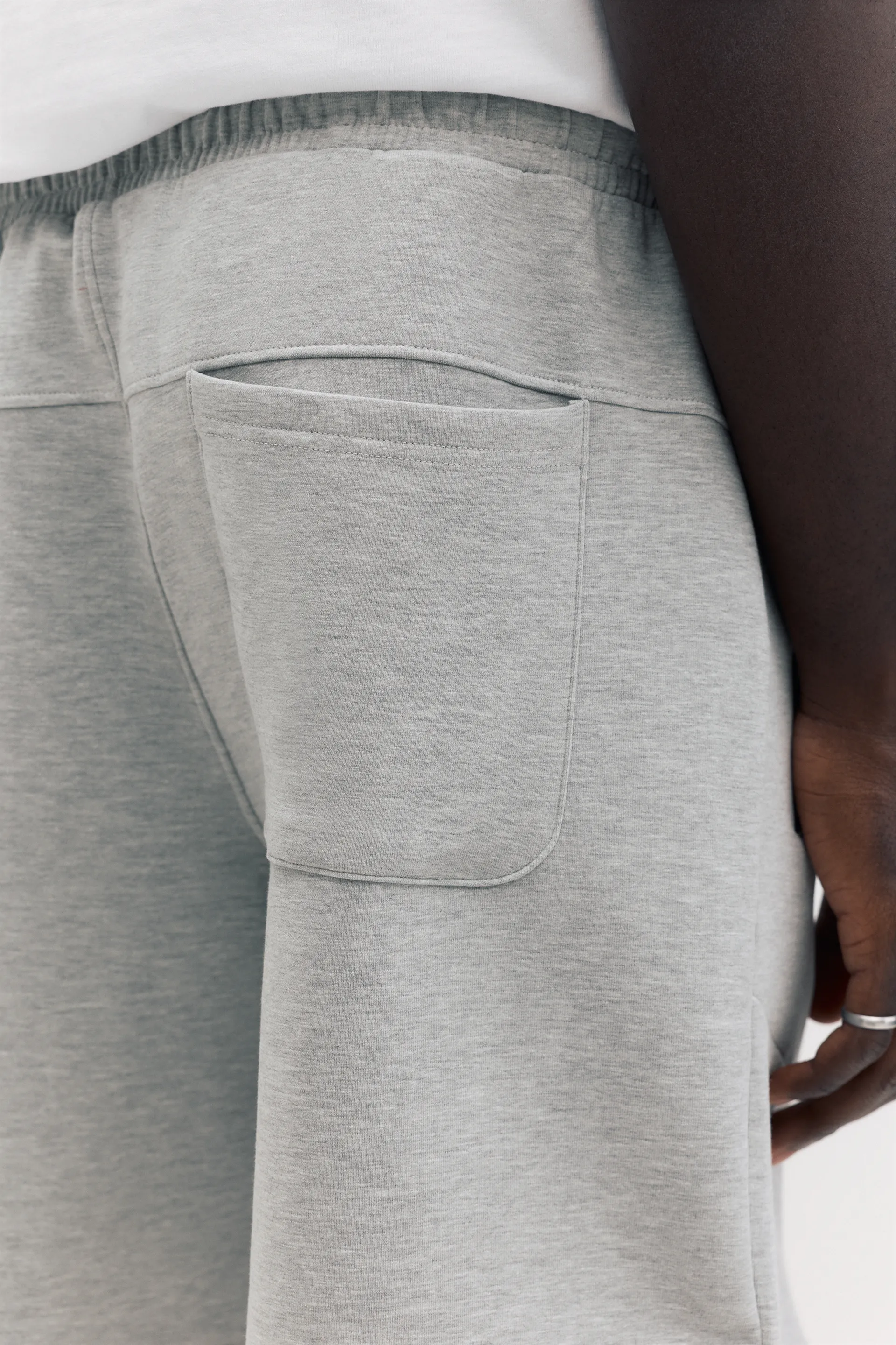Pull&Bear Regular fit jogger Bermuda shorts — Light Grey