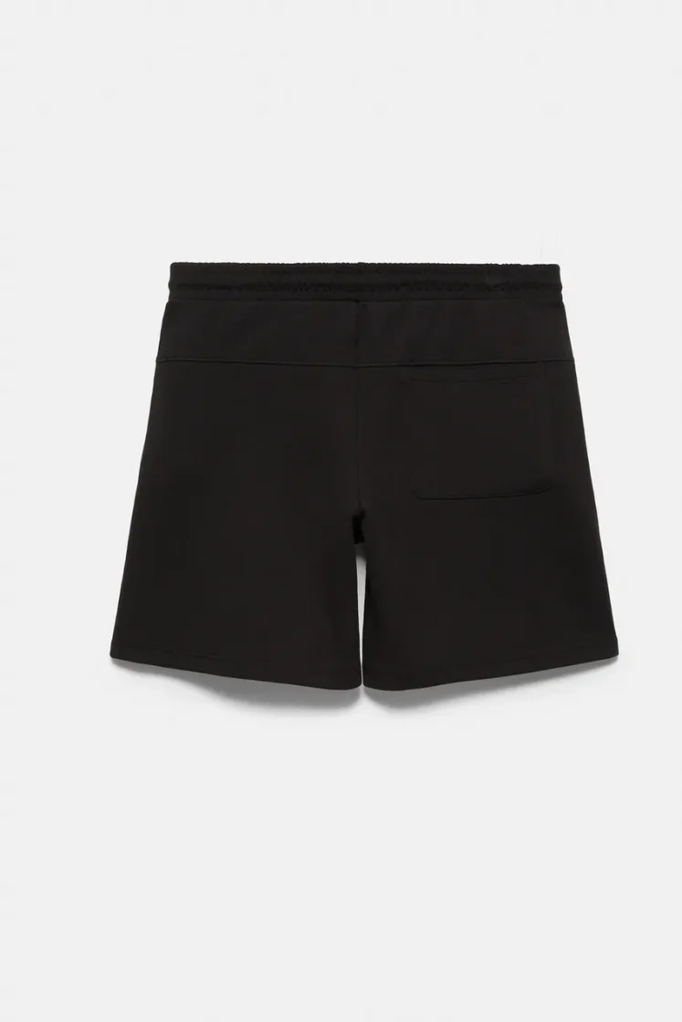Pull&Bear Regular fit jogger Bermuda shorts — Black