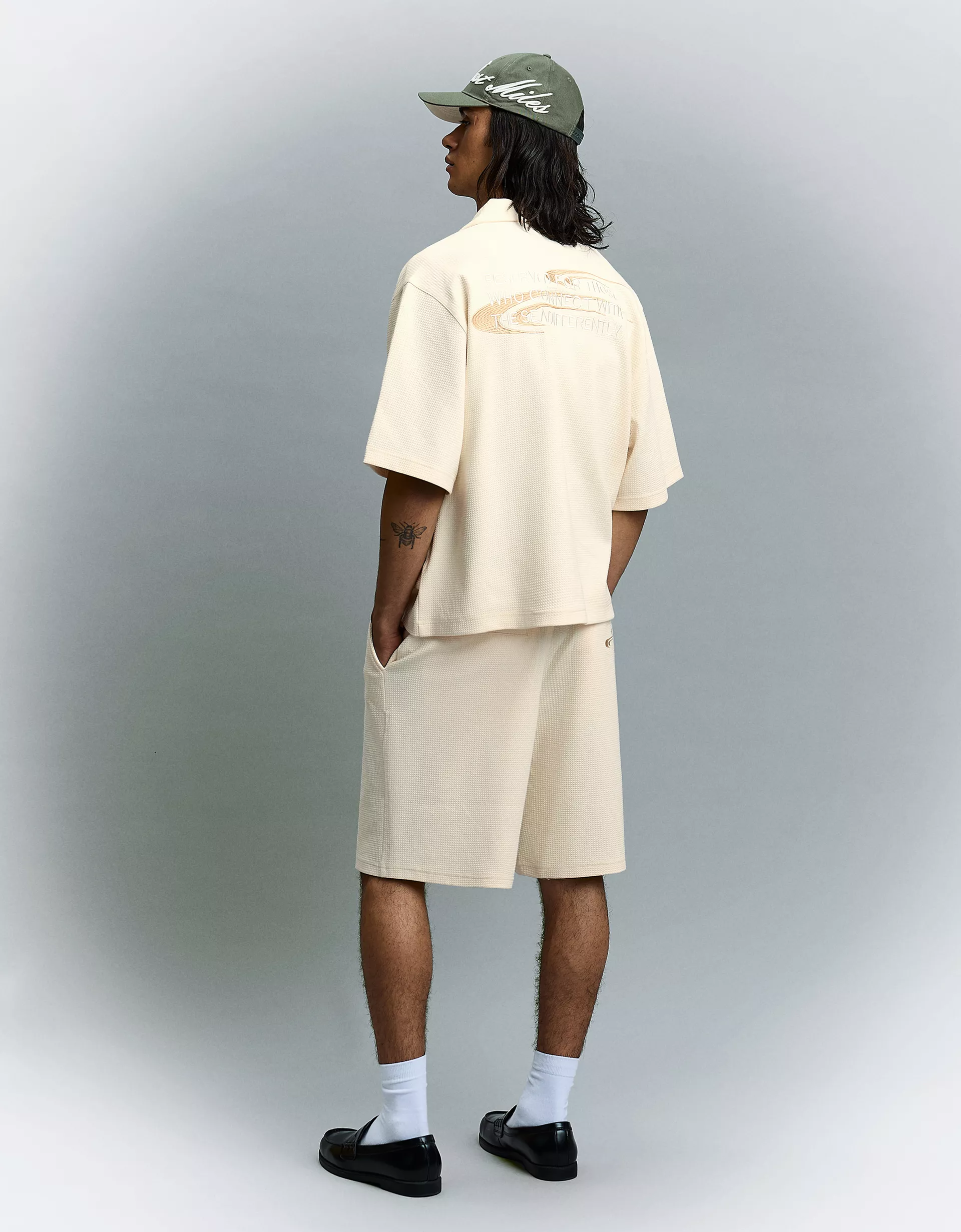 Bershka Seamed Short Sleeve Shirt — Blanc cassé