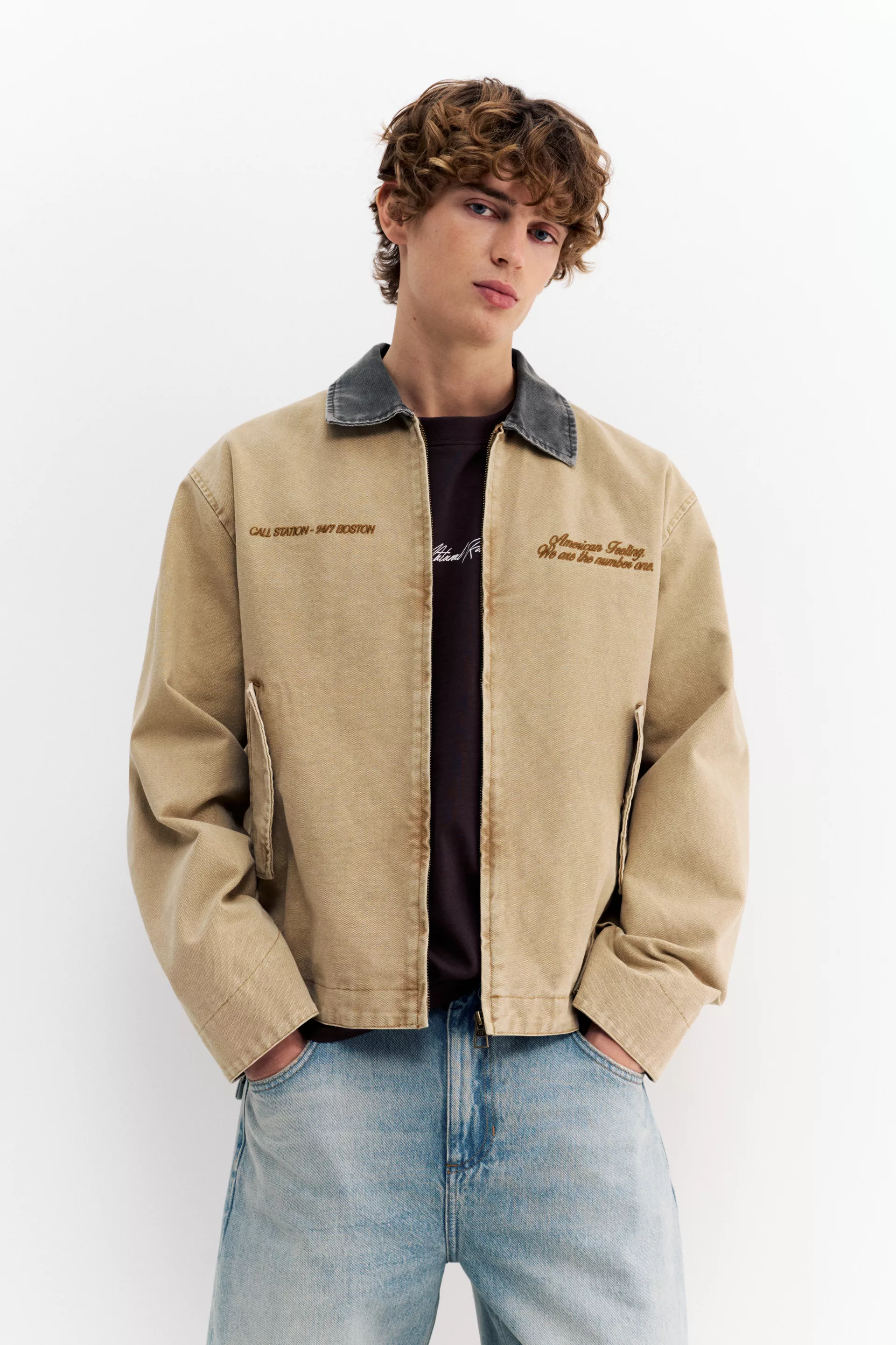 Veste col contrastant brodé