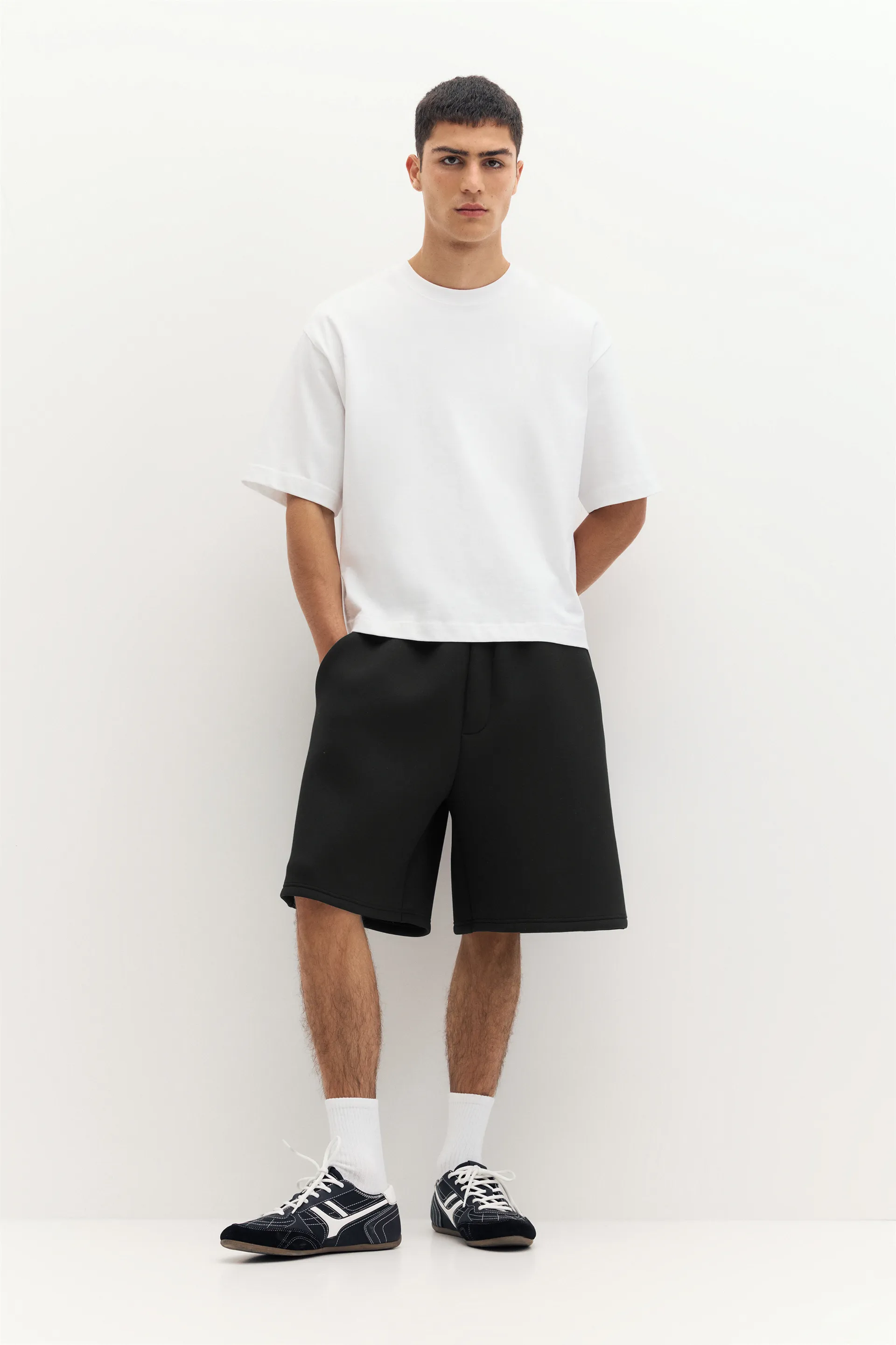 Pull&Bear Neoprene Look Jogger Shorts — Black