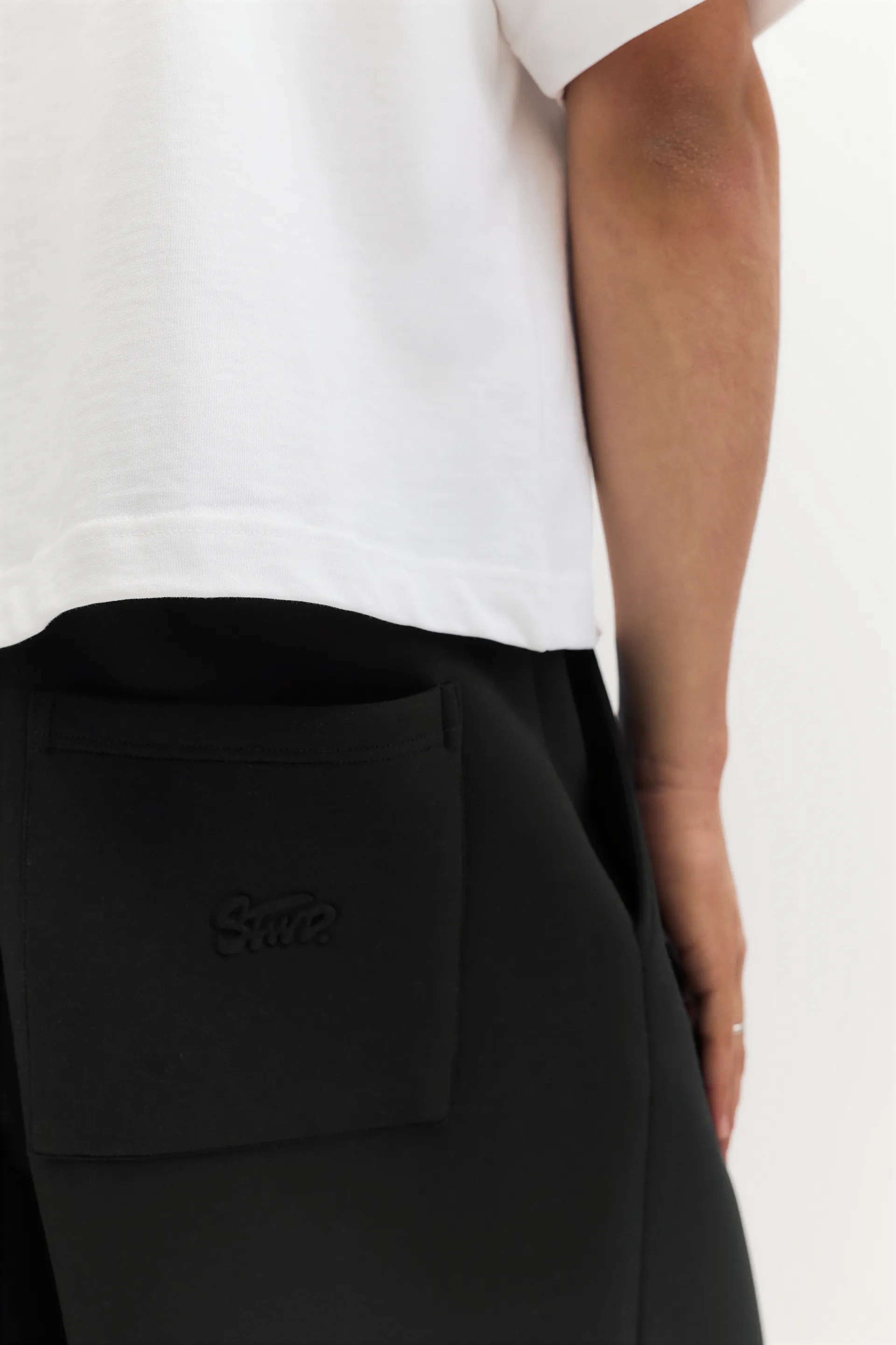 Pull&Bear Neoprene Look Jogger Shorts — Black