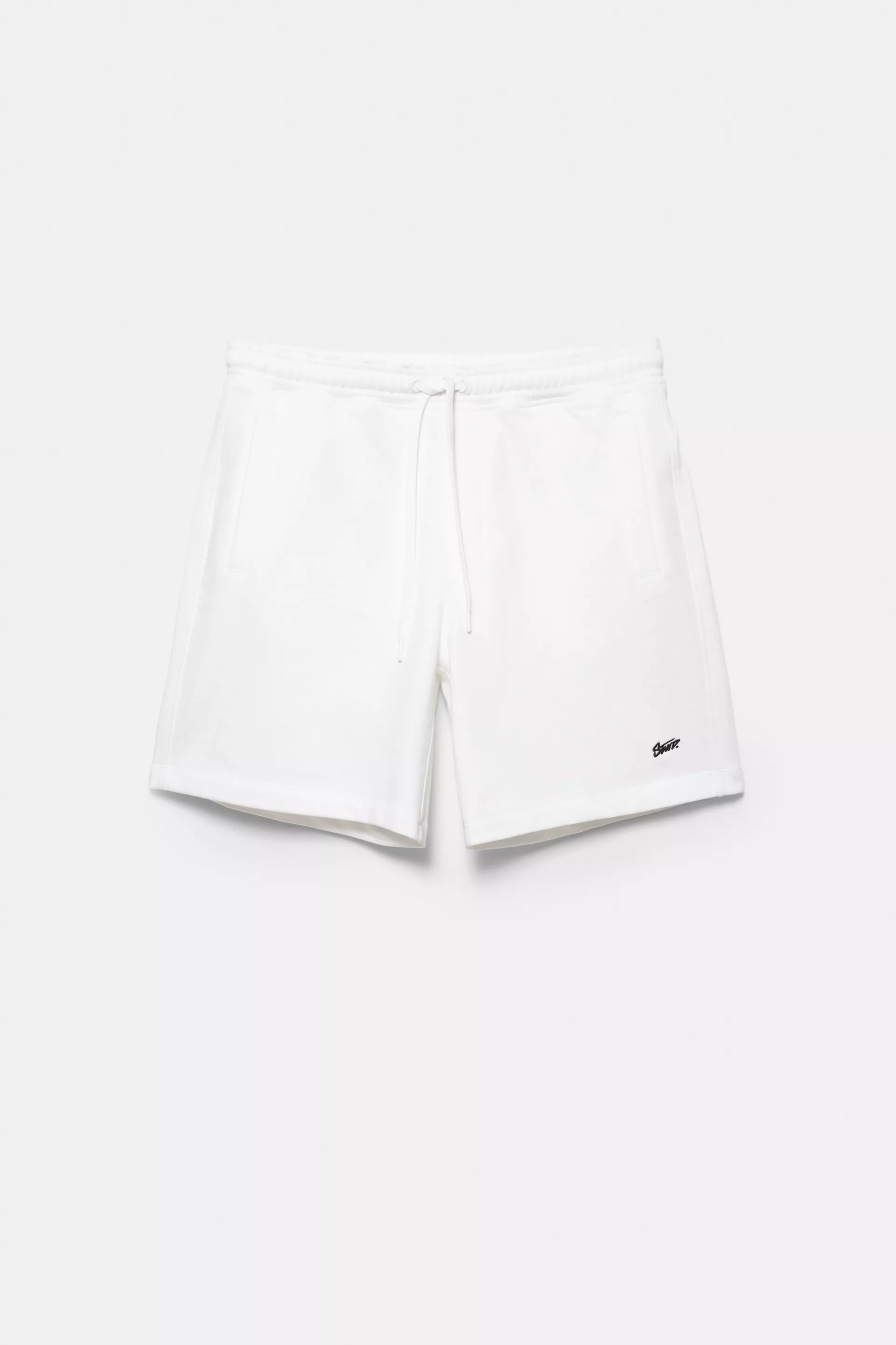 Pull&Bear STWD jogger Bermuda shorts — White