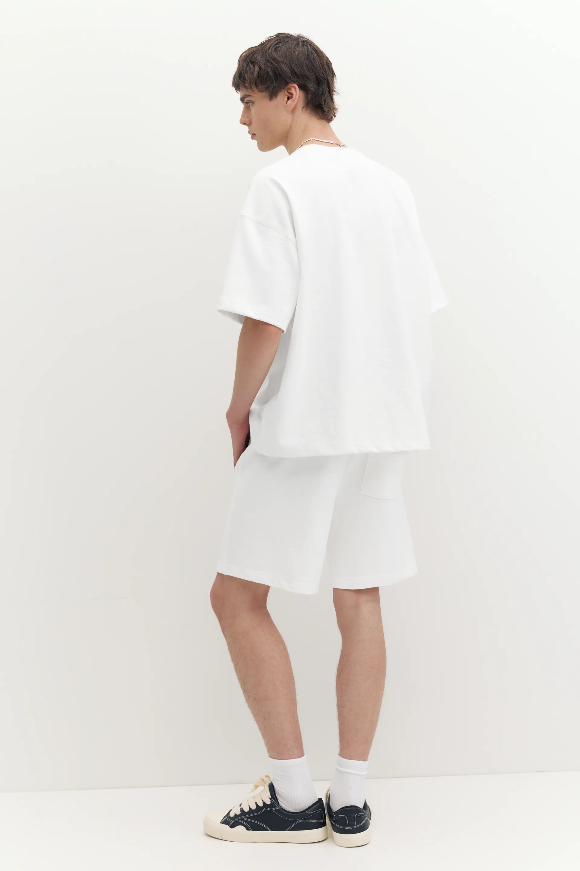 Pull&Bear STWD jogger Bermuda shorts — White
