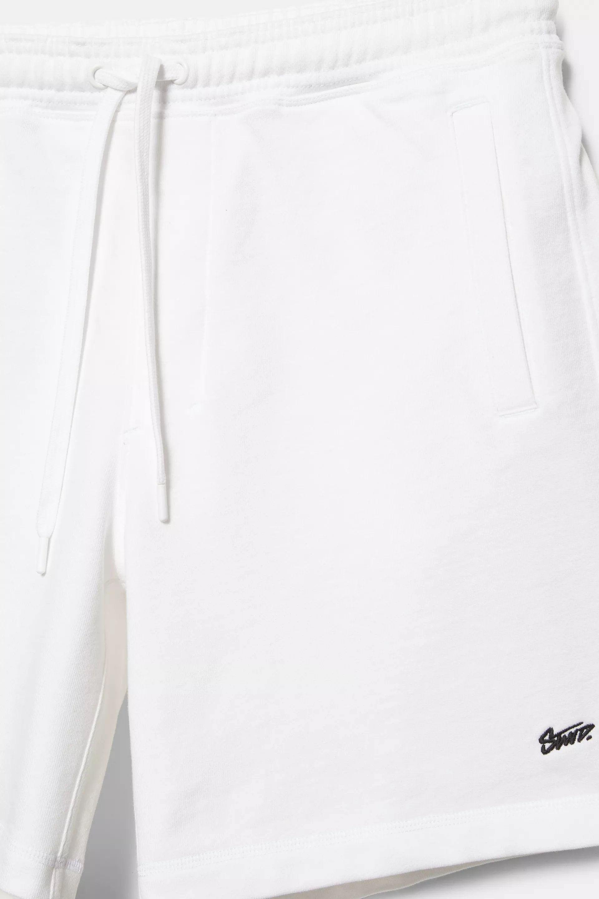 Pull&Bear STWD jogger Bermuda shorts — White