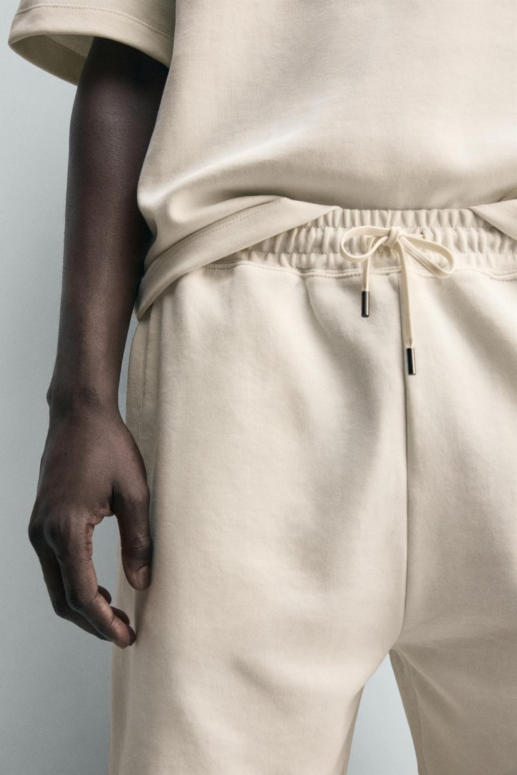 Zara SHORT DE JOGGING RELAXED FIT INTERLOCK — Blanc cassé