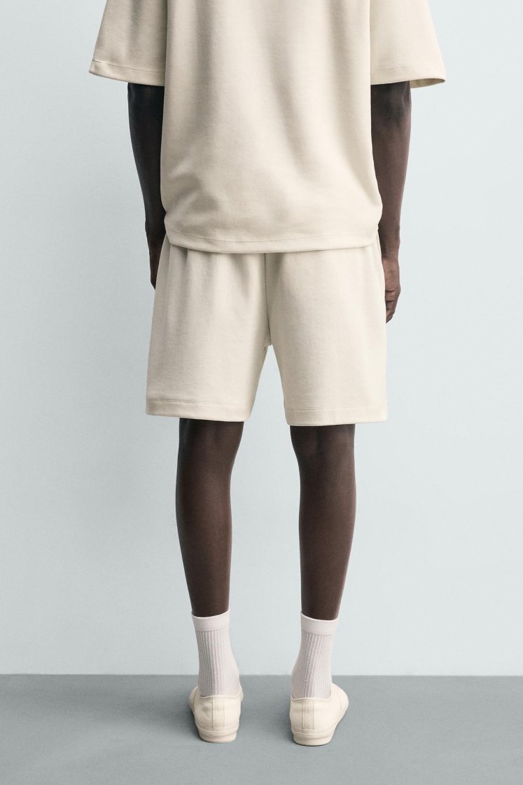 Zara SHORT DE JOGGING RELAXED FIT INTERLOCK — Blanc cassé