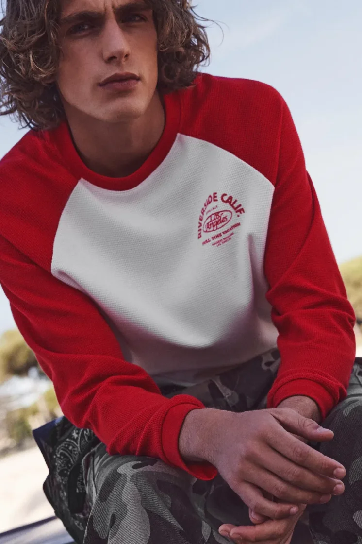 Pull&Bear Waffle Knit Raglan Tee — Red