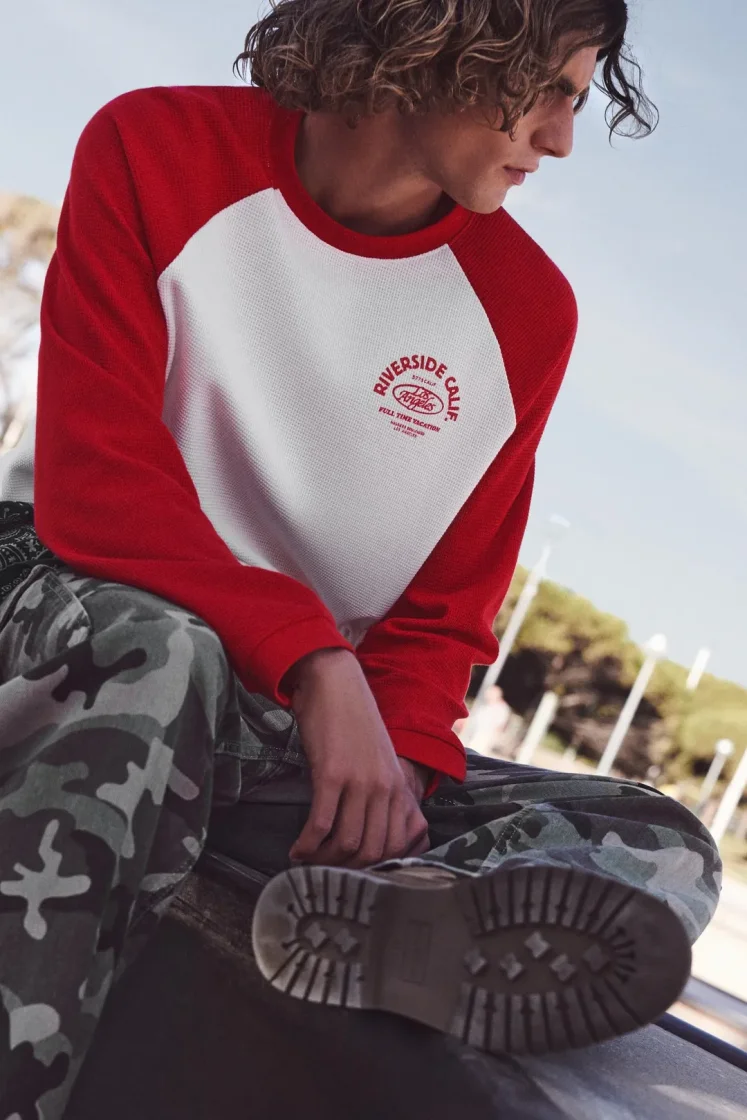 Pull&Bear Waffle Knit Raglan Tee — Red