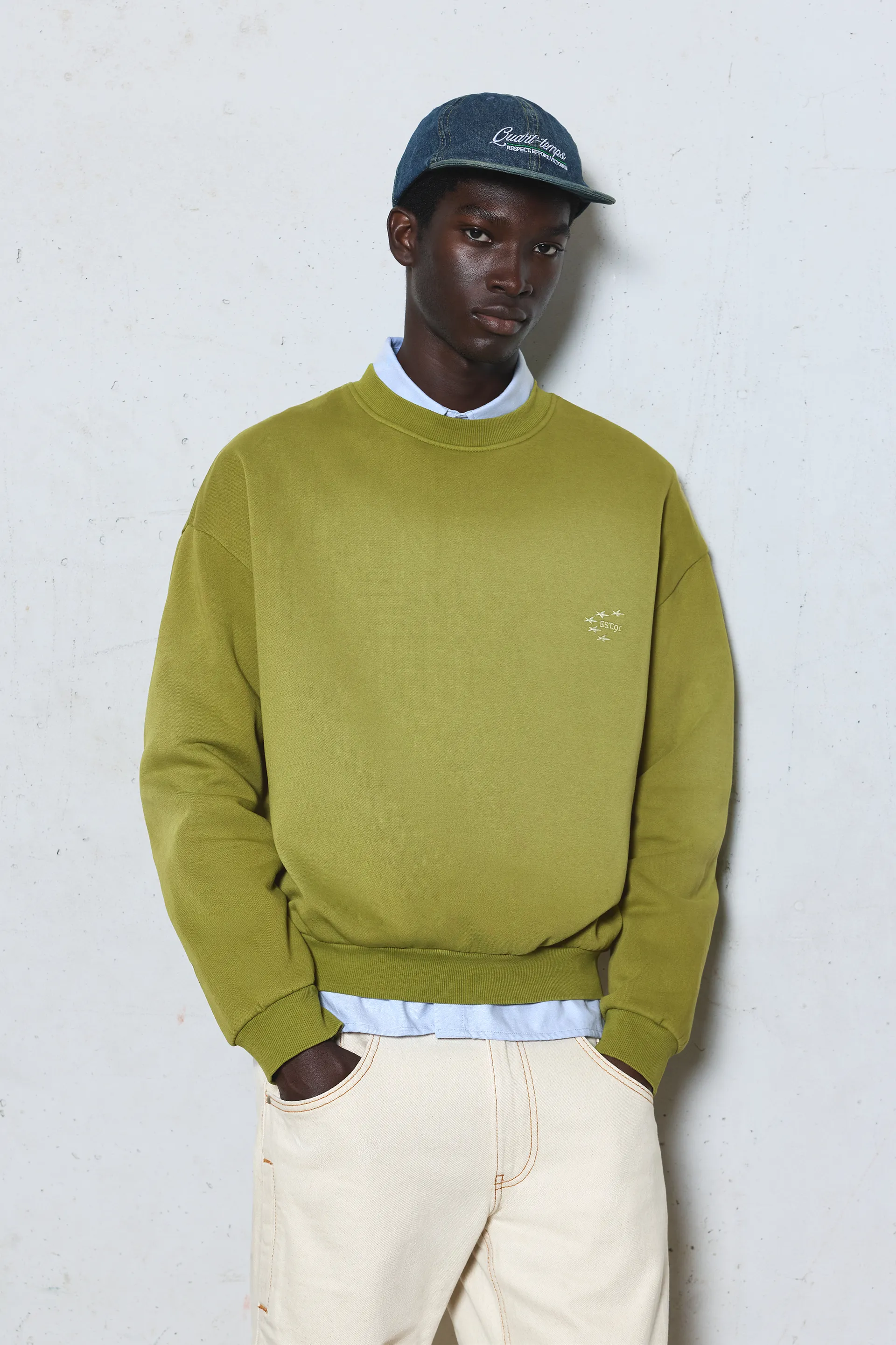 Pull&Bear Washed Star Sweatshirt — Kaki
