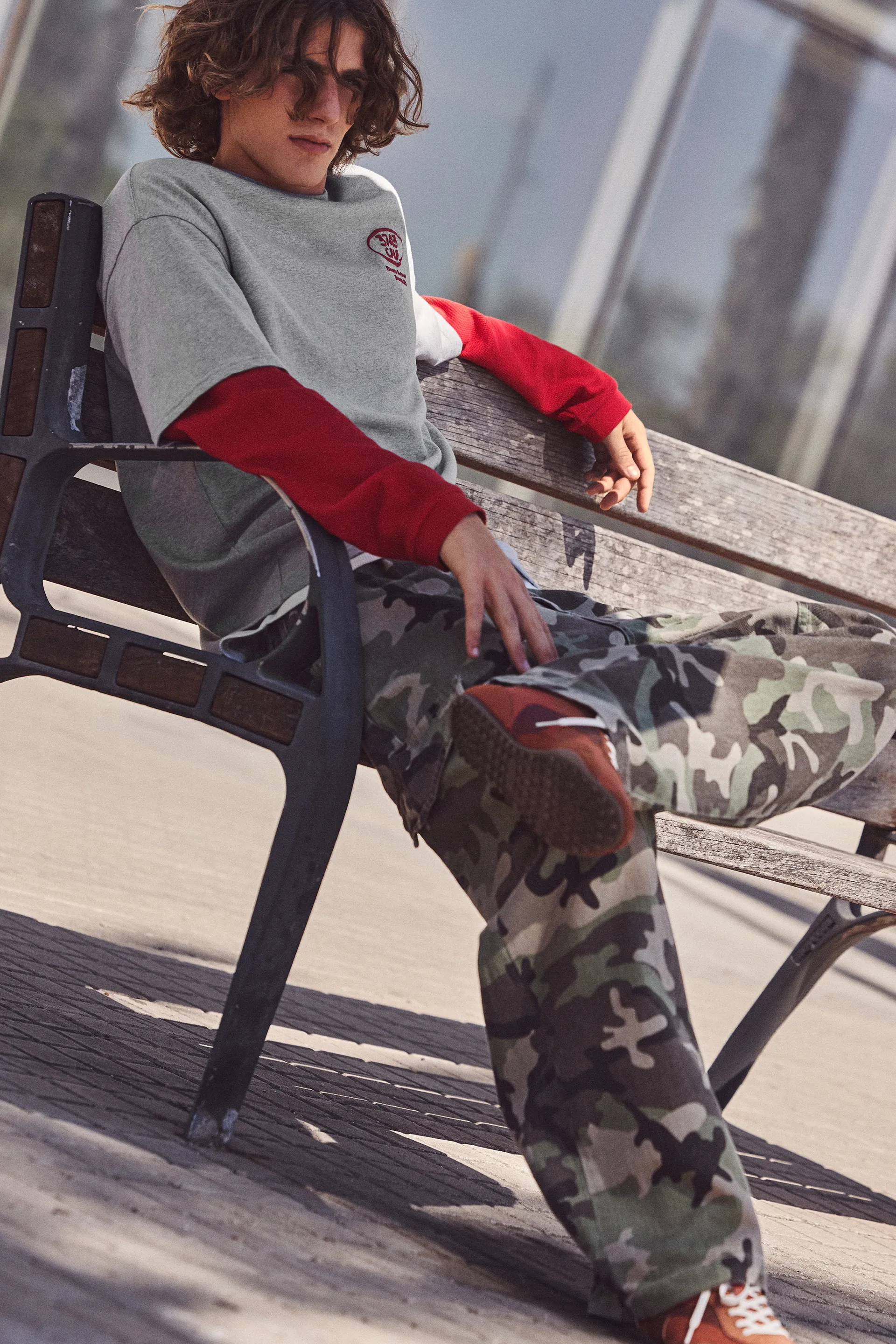 Pull&Bear Relaxed Embroidered Tee — Gris vigoré
