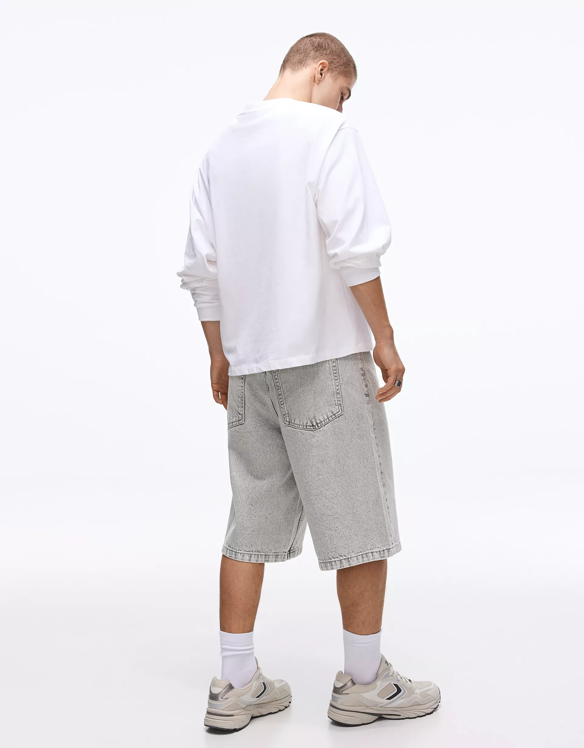Bershka Baggy Denim Bermuda — Gris