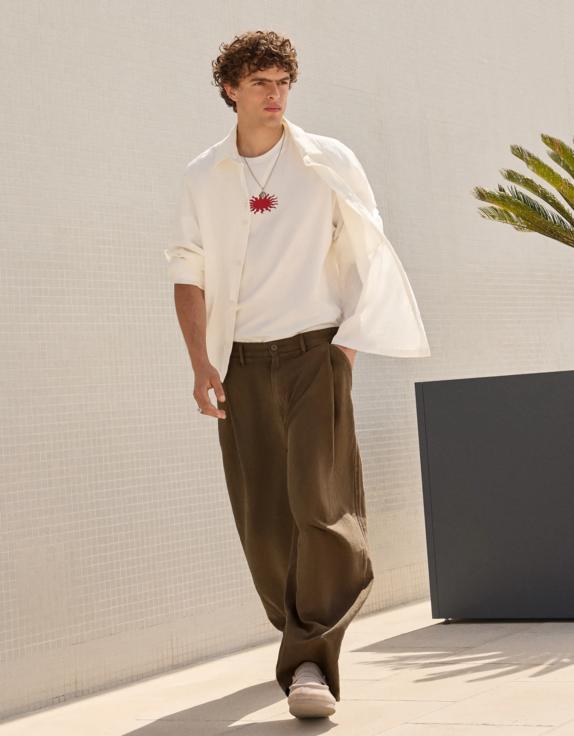 Bershka Super Baggy Linen-Blend Pants — Marron