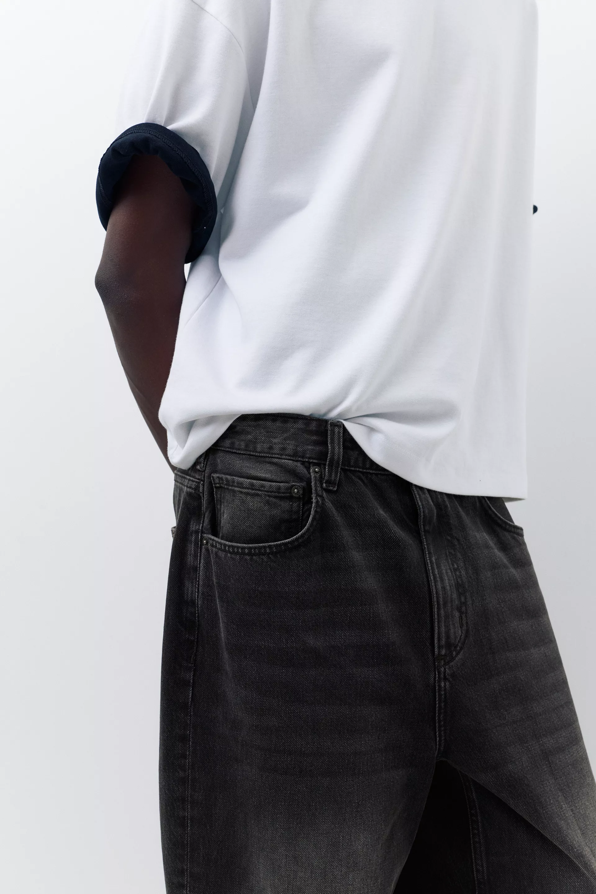 Pull&Bear Baggy Five-Pocket Jeans — Noir délavé