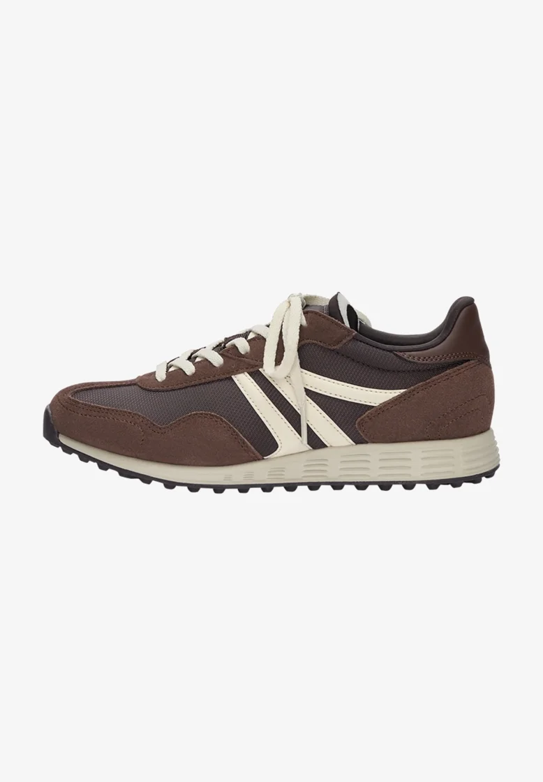 Pull&Bear Brown Pre-Owned Trainers — Brown