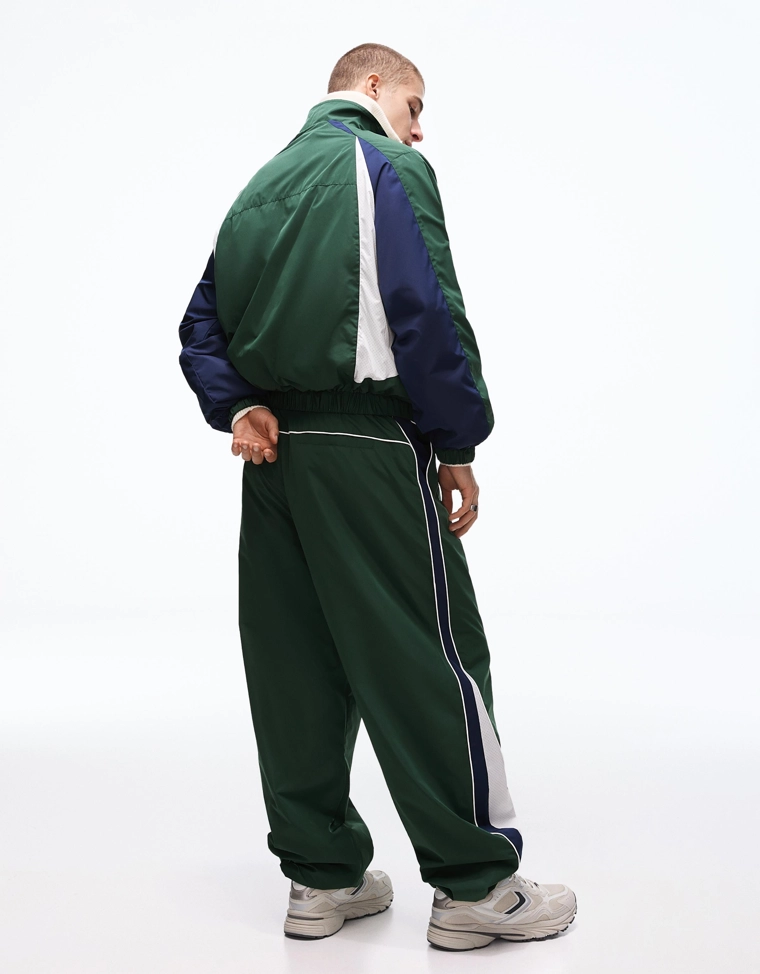 Bershka Tech Sport Green Jacket — Hunter