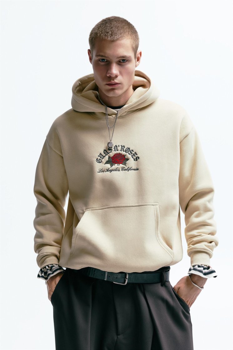 Pull&Bear Guns N' Roses Graphic Hoodie — Cream