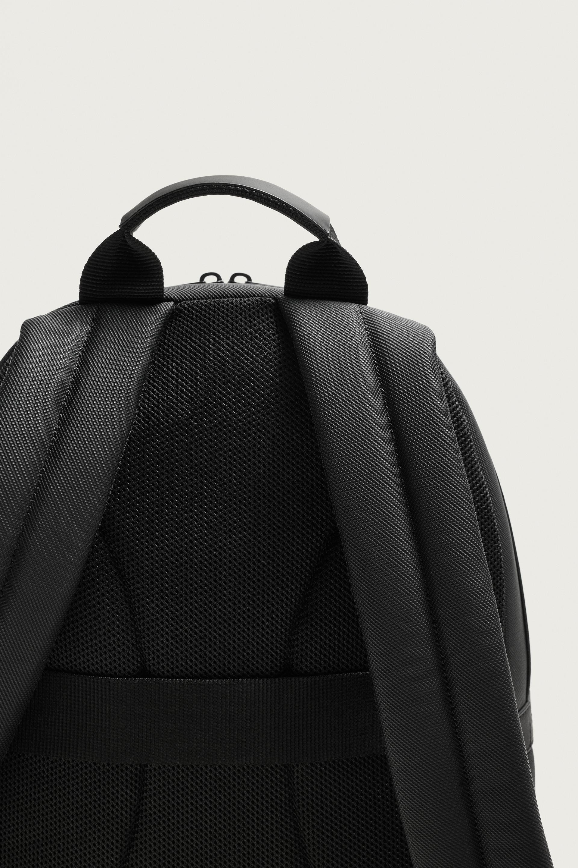 Zara RUBBERISED TEXTURE BACKPACK — Black