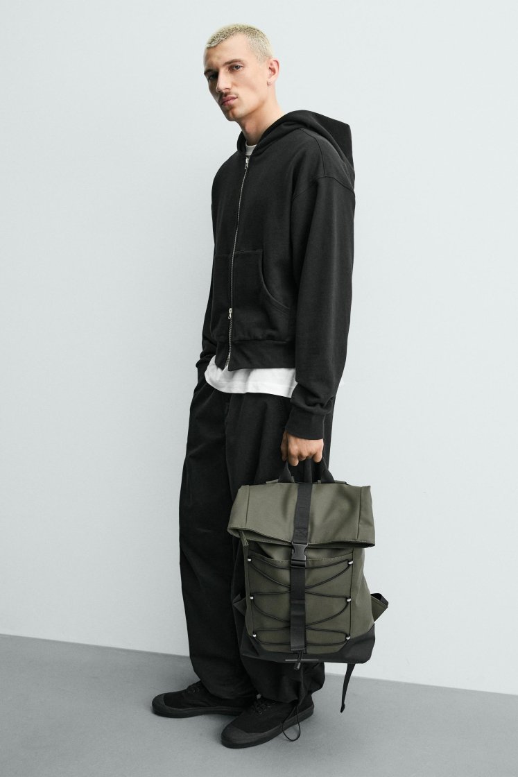 Zara SAC À DOS TECHNIQUE EFFET GOMME — Olive