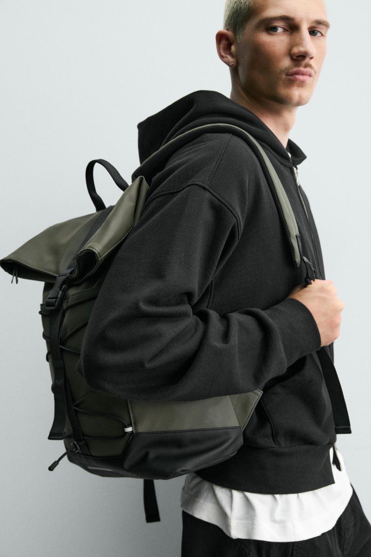 Zara SAC À DOS TECHNIQUE EFFET GOMME — Olive