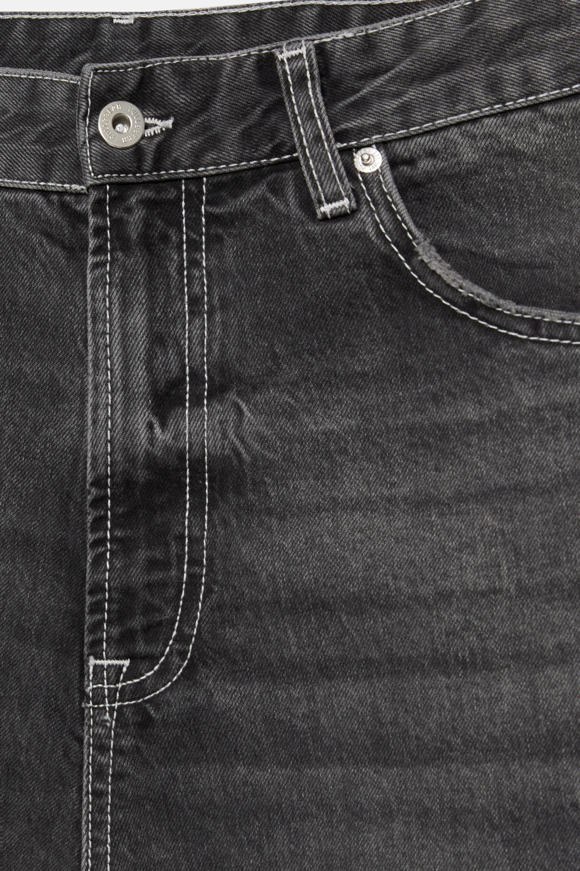 Pull&Bear Baggy Embroidered Denim Bermuda — Charcoal