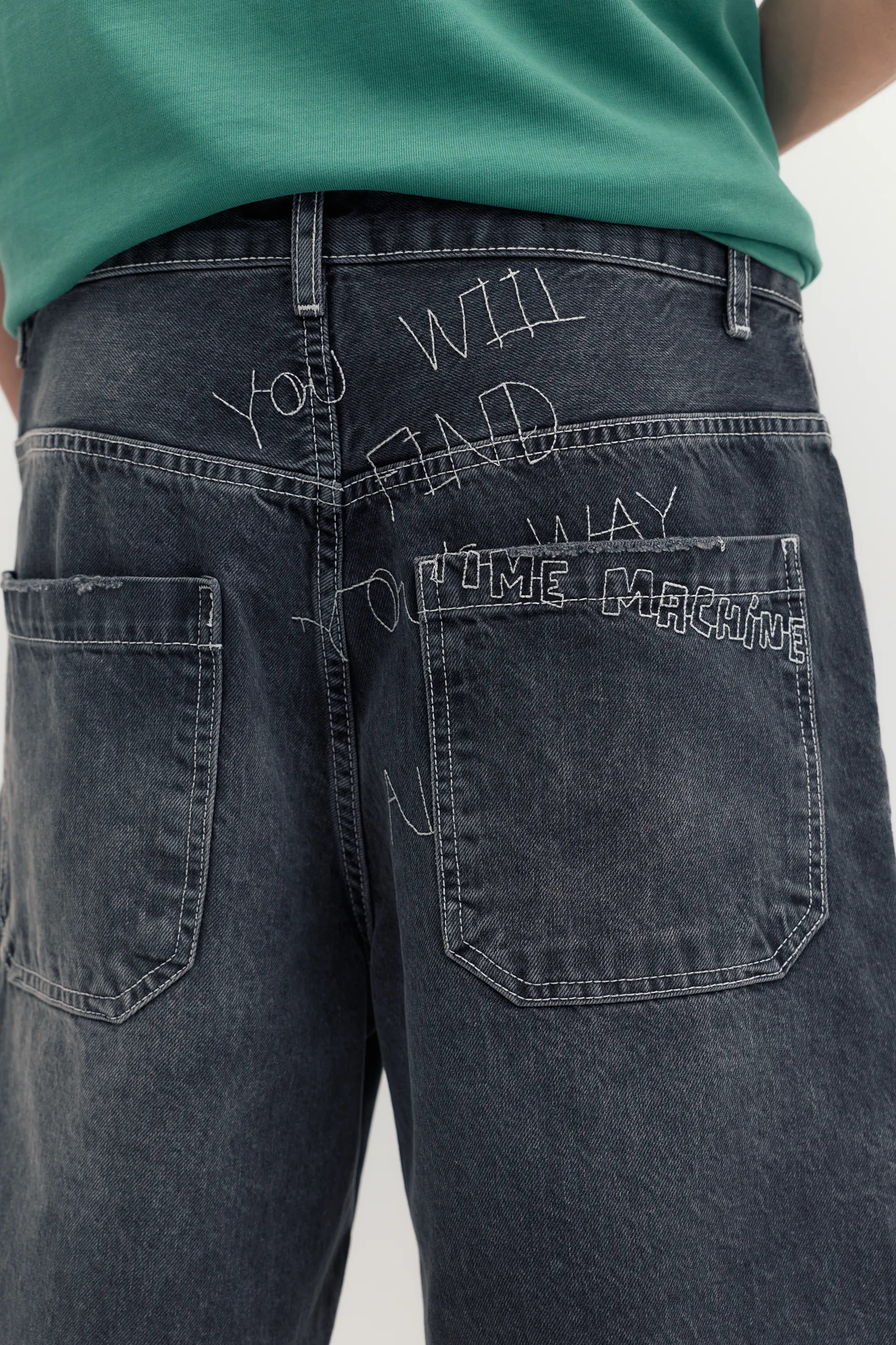 Pull&Bear Baggy Embroidered Denim Bermuda — Charcoal