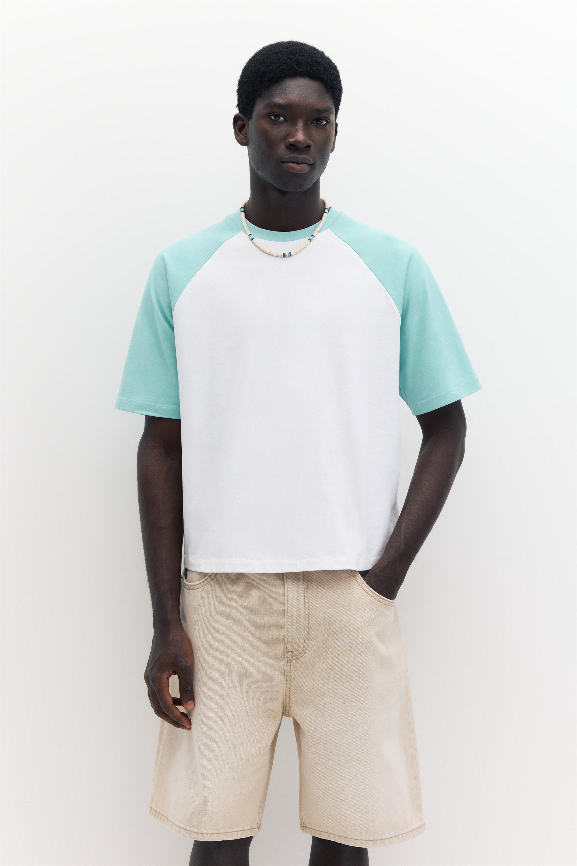 Raglan sleeve T-shirt