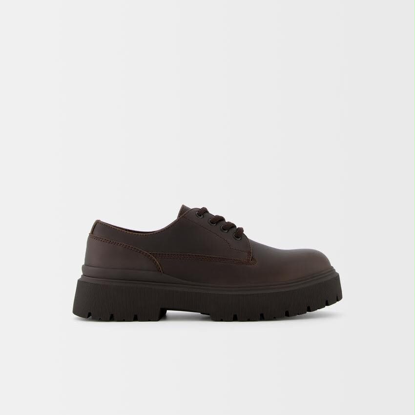 Chaussures Bershka à lacets