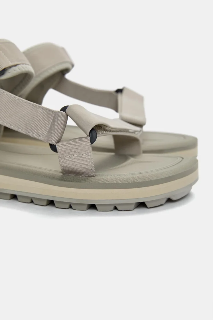 Pull&Bear Adjustable Strap Sport Sandals — Light Grey