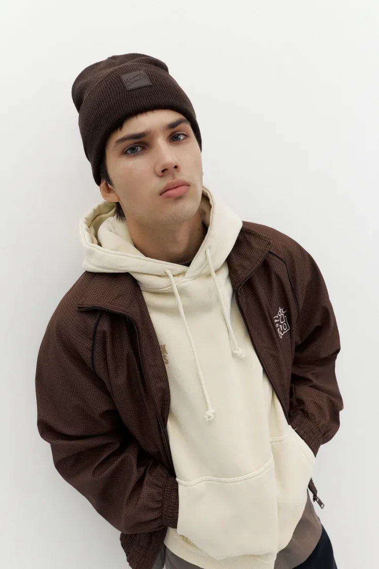 Pull&Bear STWD beanie — Chocolate