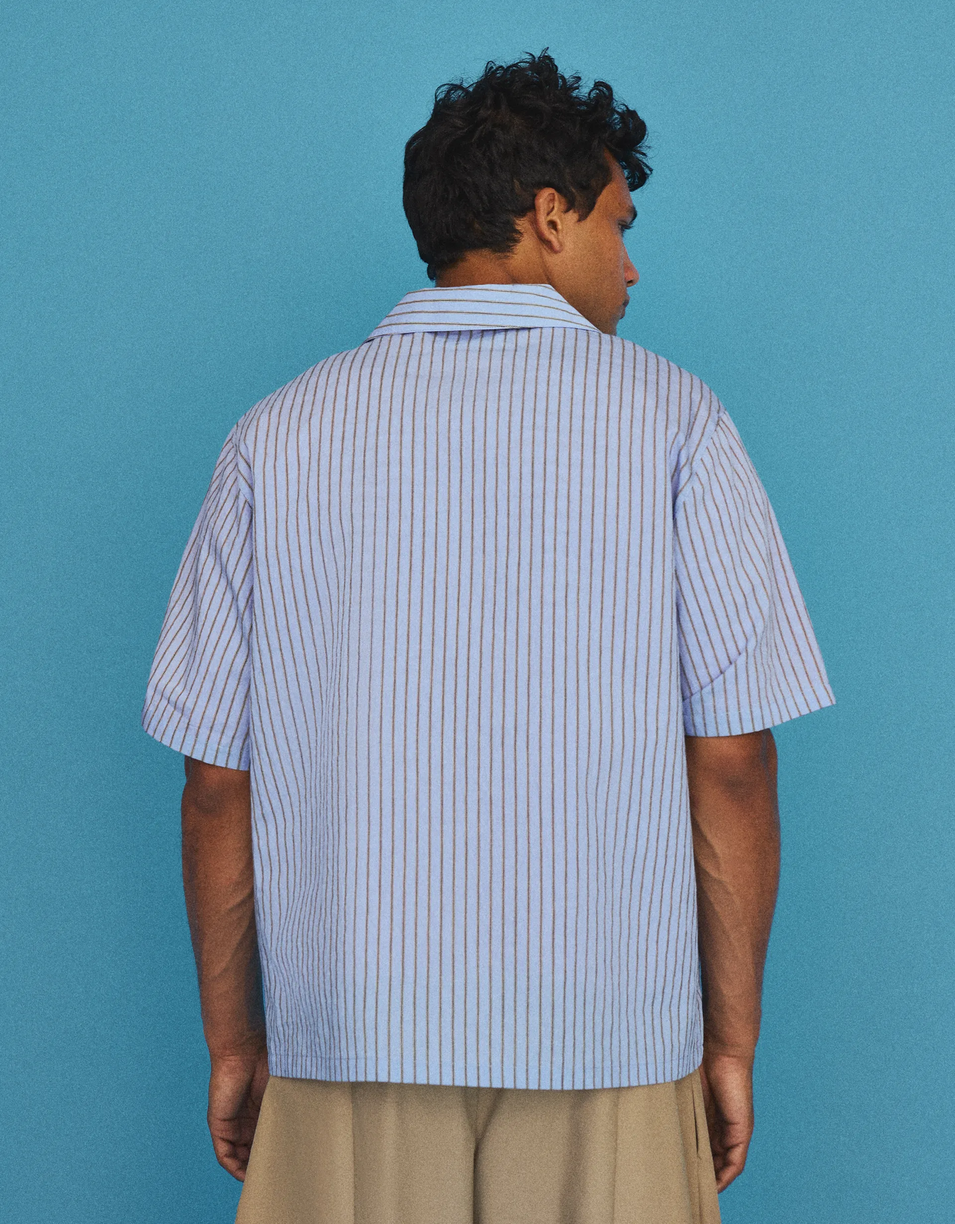 Bershka Chemise à rayures manches courtes — Bleu clair