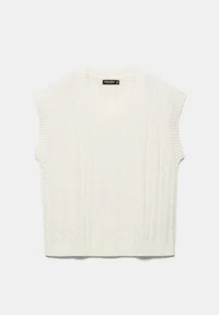 Pull&Bear Cable Knit V-Neck Vest