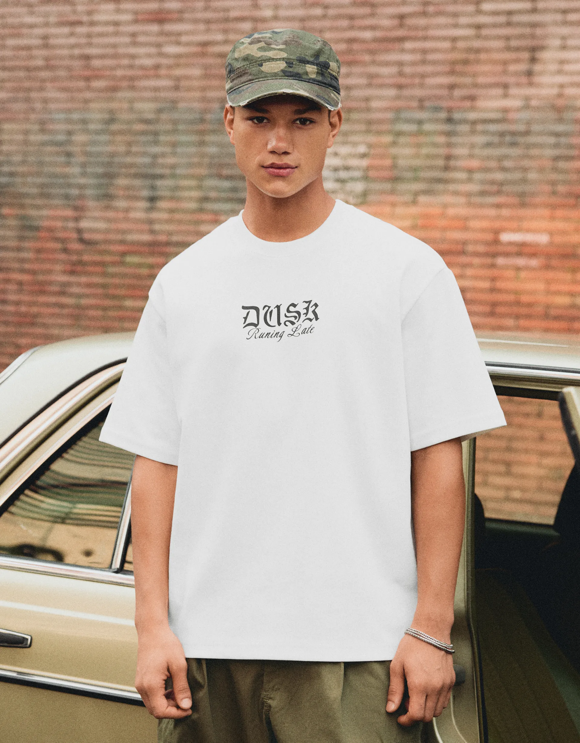 Bershka Printed short sleeve plush T-shirt — Off white