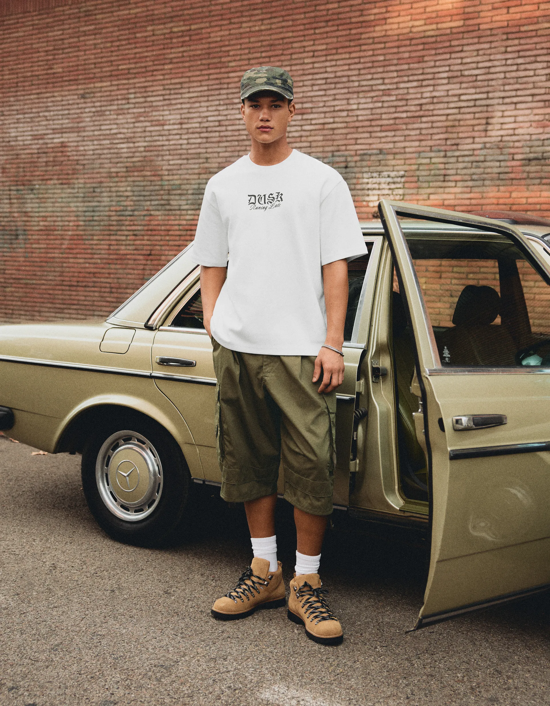 Bershka Printed short sleeve plush T-shirt — Off white