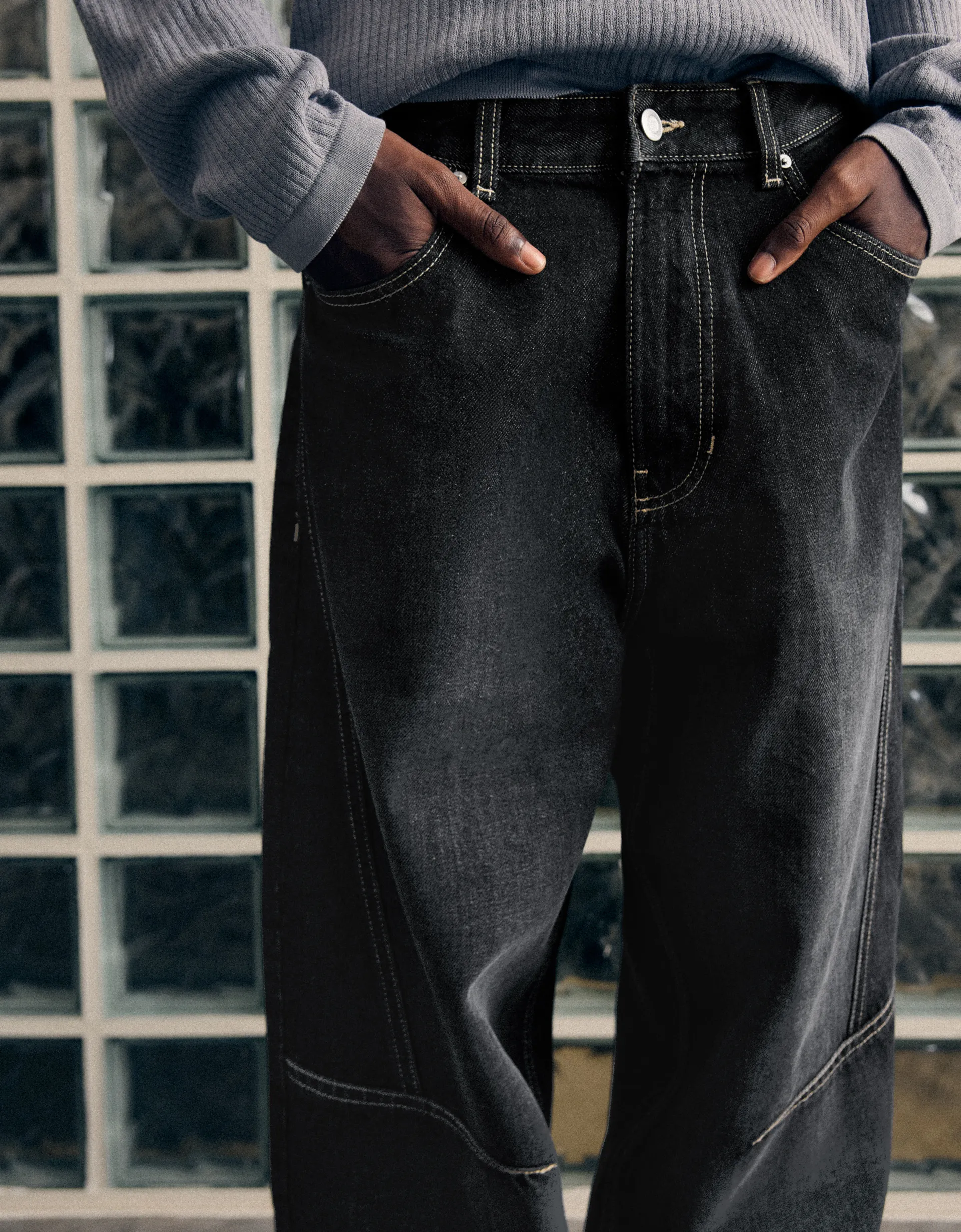 Bershka Balloon Fit Denim Jeans — Noir